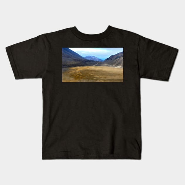 Nouvelle Zélande - volcan Tongariro Kids T-Shirt by franck380